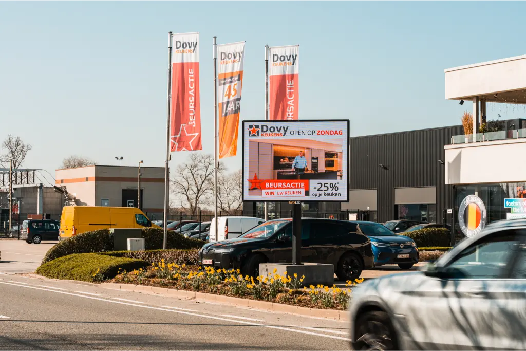 Dovy Cuisines utilise des écrans LED pour ses promotions