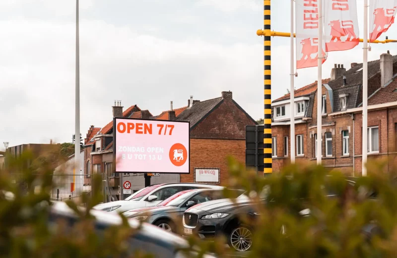 LED-scherm van Maxled aan de Delhaize in Asse